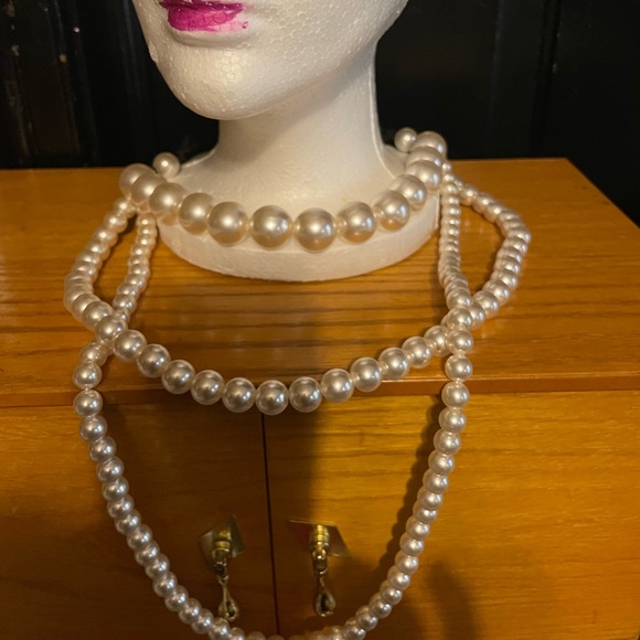 Tri string pearl necklace - Picture 2 of 7